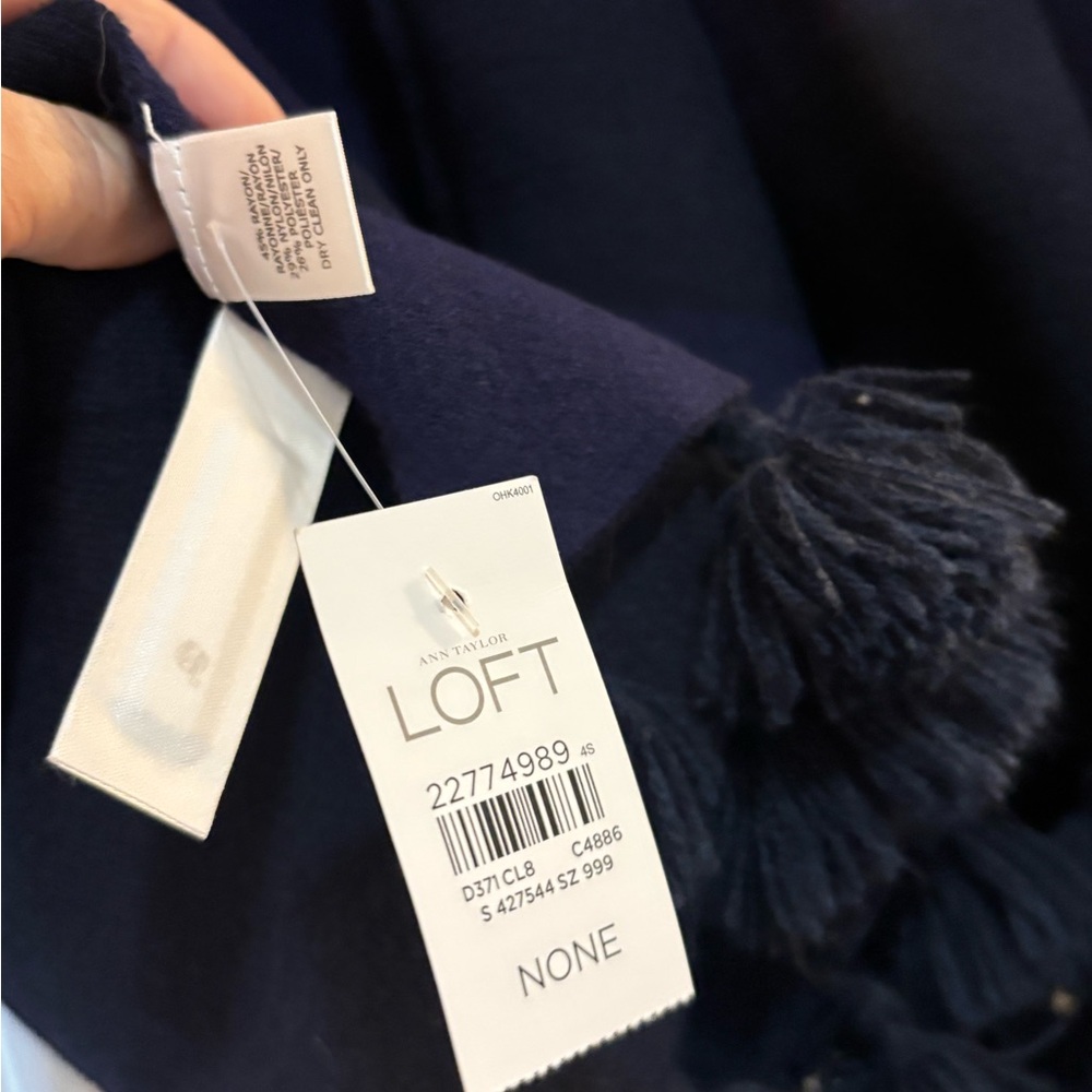 LOFT Wrap with Tassels NWT - Picture 4 of 6